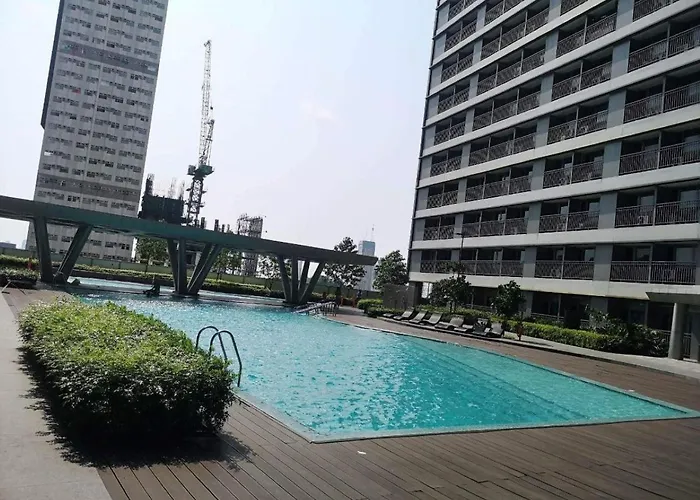 The Iconic: Comfortable Living By Awsom Phil Apartment