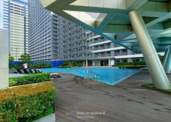 The Iconic: Comfortable Living By Awsom Phil Apartment