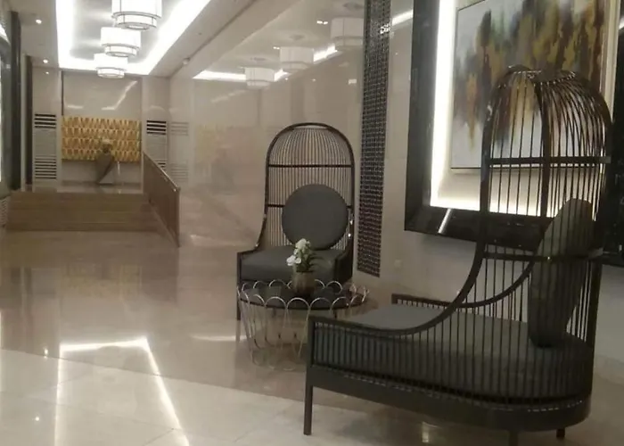 Apartment The Iconic: Comfortable Living By Awsom Phil