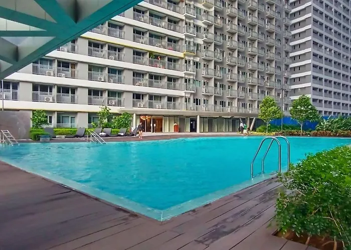 The Iconic: Comfortable Living By Awsom Phil Apartment *