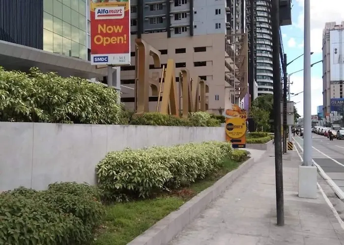 Apartment The Iconic: Comfortable Living By Awsom Phil